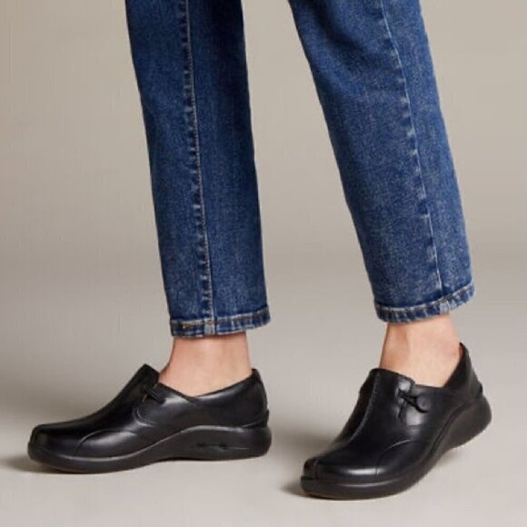 Clarks Un Loop2 Walk Black Leather Casual Comfort Shoes - Picture 1 of 8